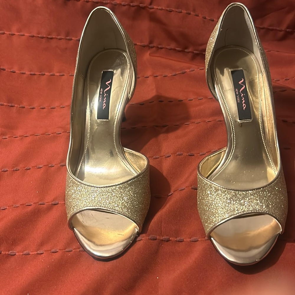 Dressy open toe, sparkly gold 3 1/2 inch heel brand new smoke & pet free home